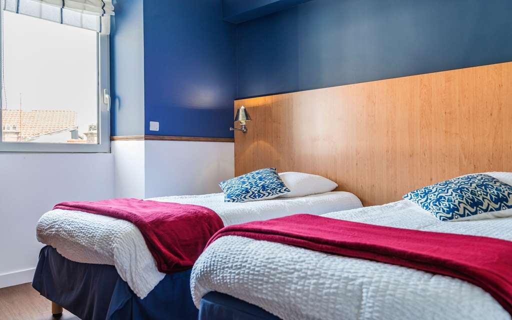 Brit Hotel De Paris Сен Жан дьо Луз Стая снимка